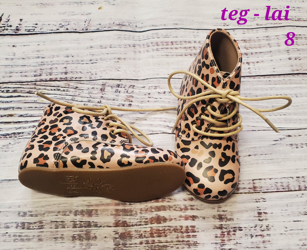 Teg-tai boots leopard - size Shoes: Toddler Size 8