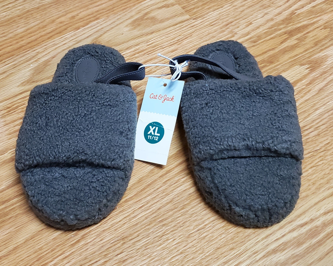 Cat and jack grey slippers - size Shoes: Toddler Size 11