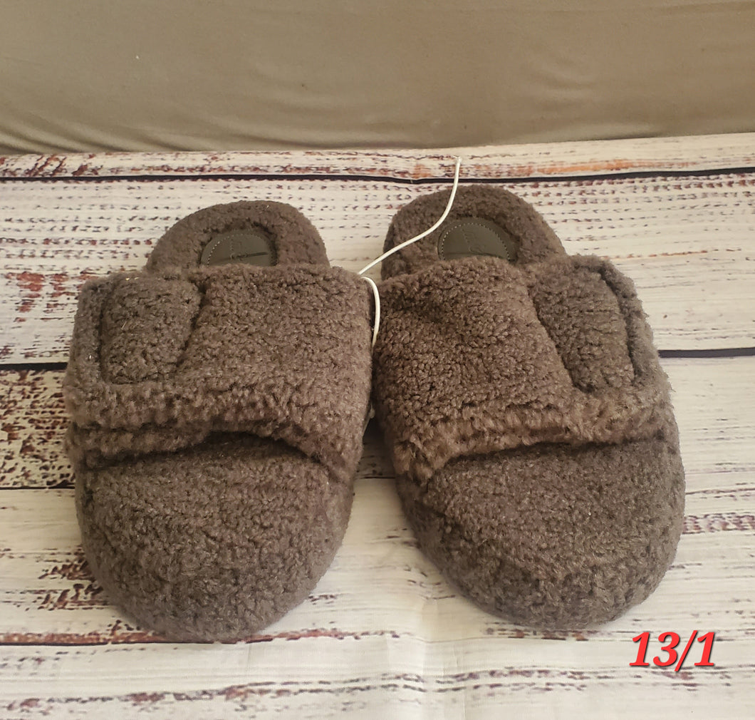 new - grey slippers - size Shoes: Youth Size 13