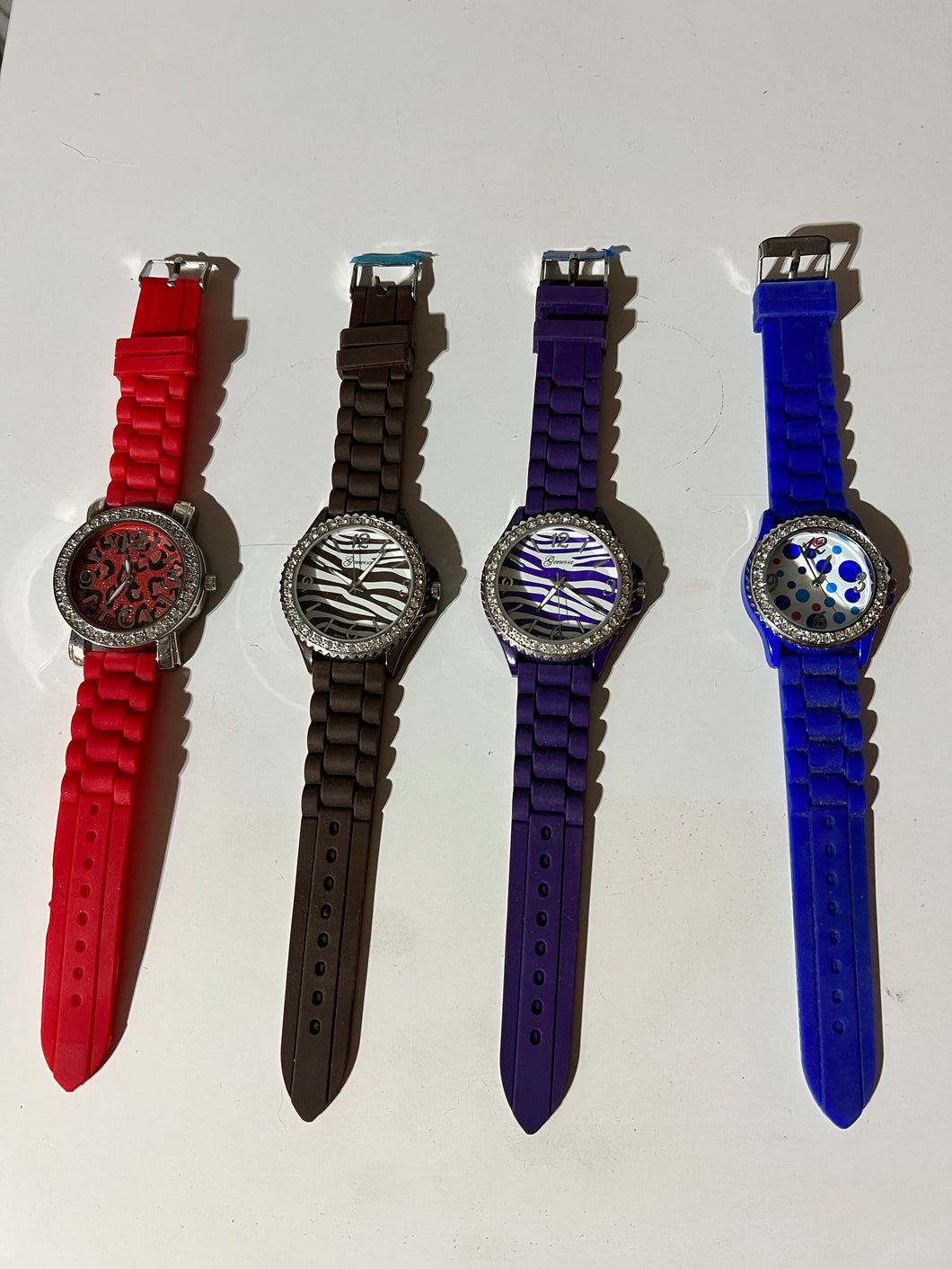 Set of 4 fun watches Needs batteries