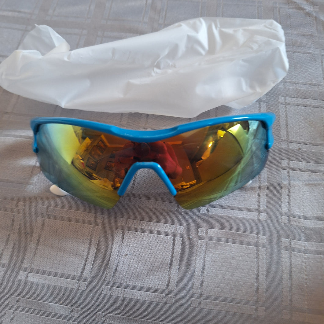 NEW CYCLING/ SKIING SUNGLASSES BLUE TRIM