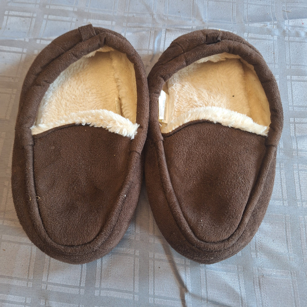 OLD NAVY BROWN SLIPPERS SIZE 3-4 - size Shoes-youth  3