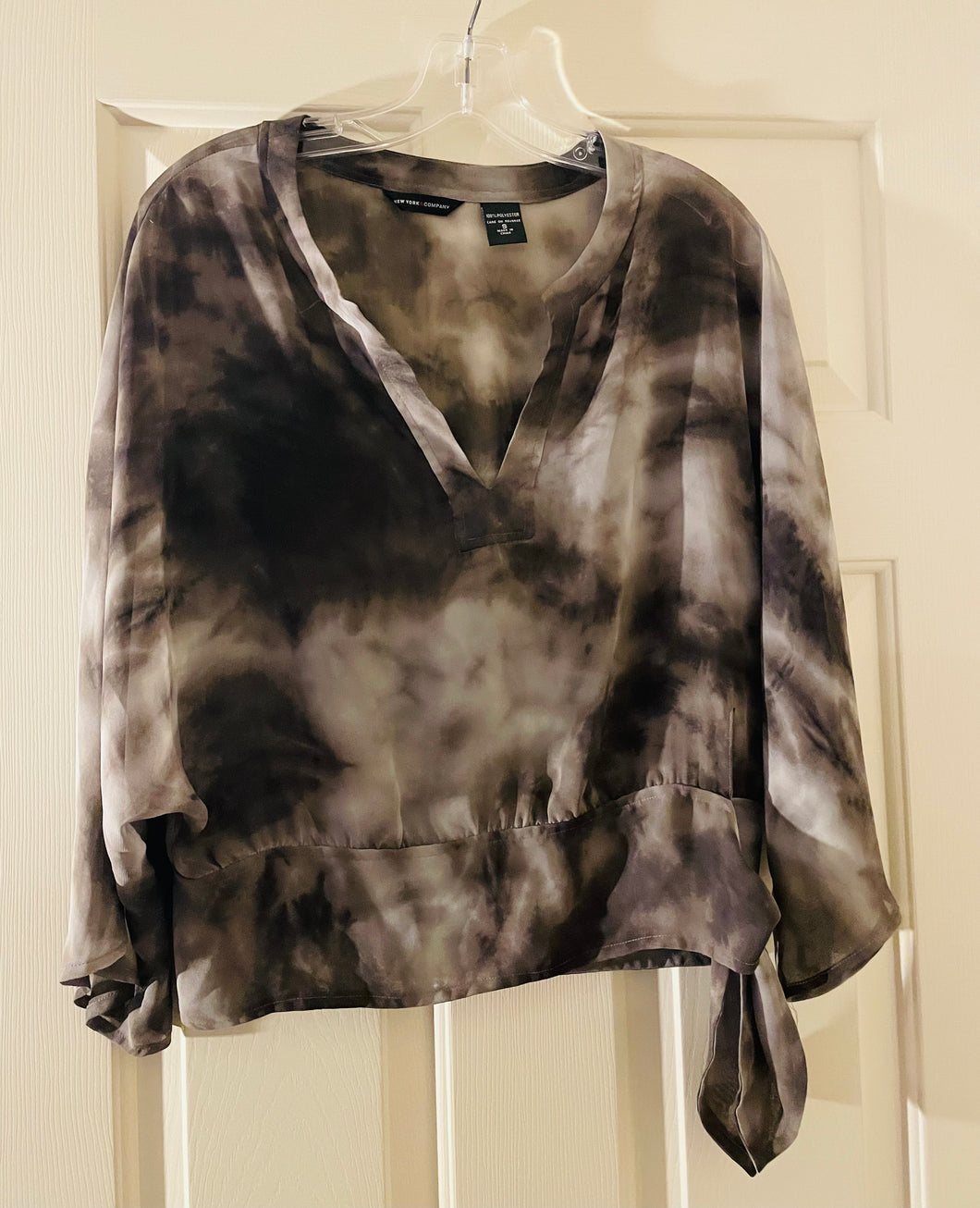 Sheer tie dye Top - size Women 1XL (16-18)