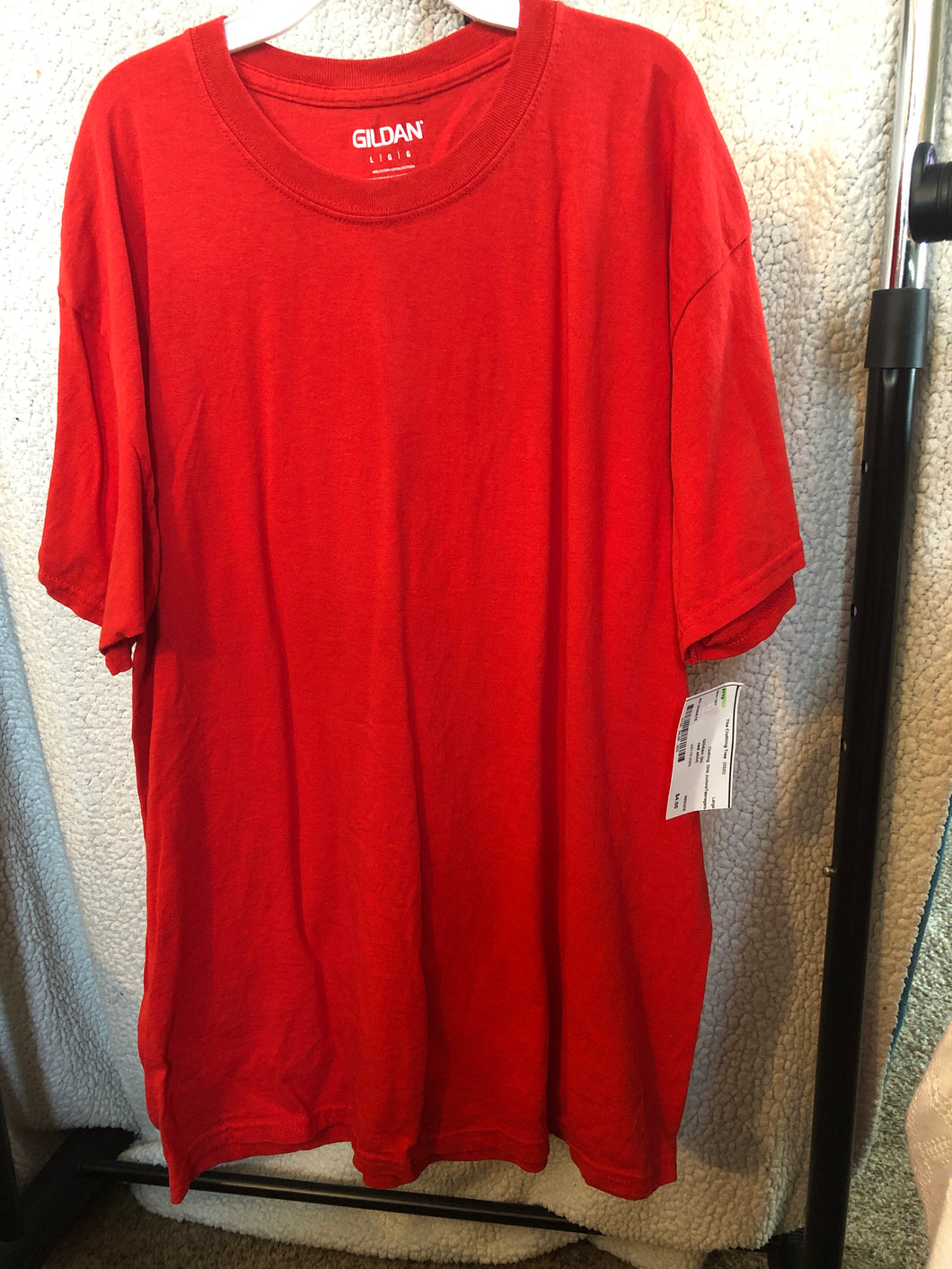 Gildan red shirt - size Junior Girls L (11-13)