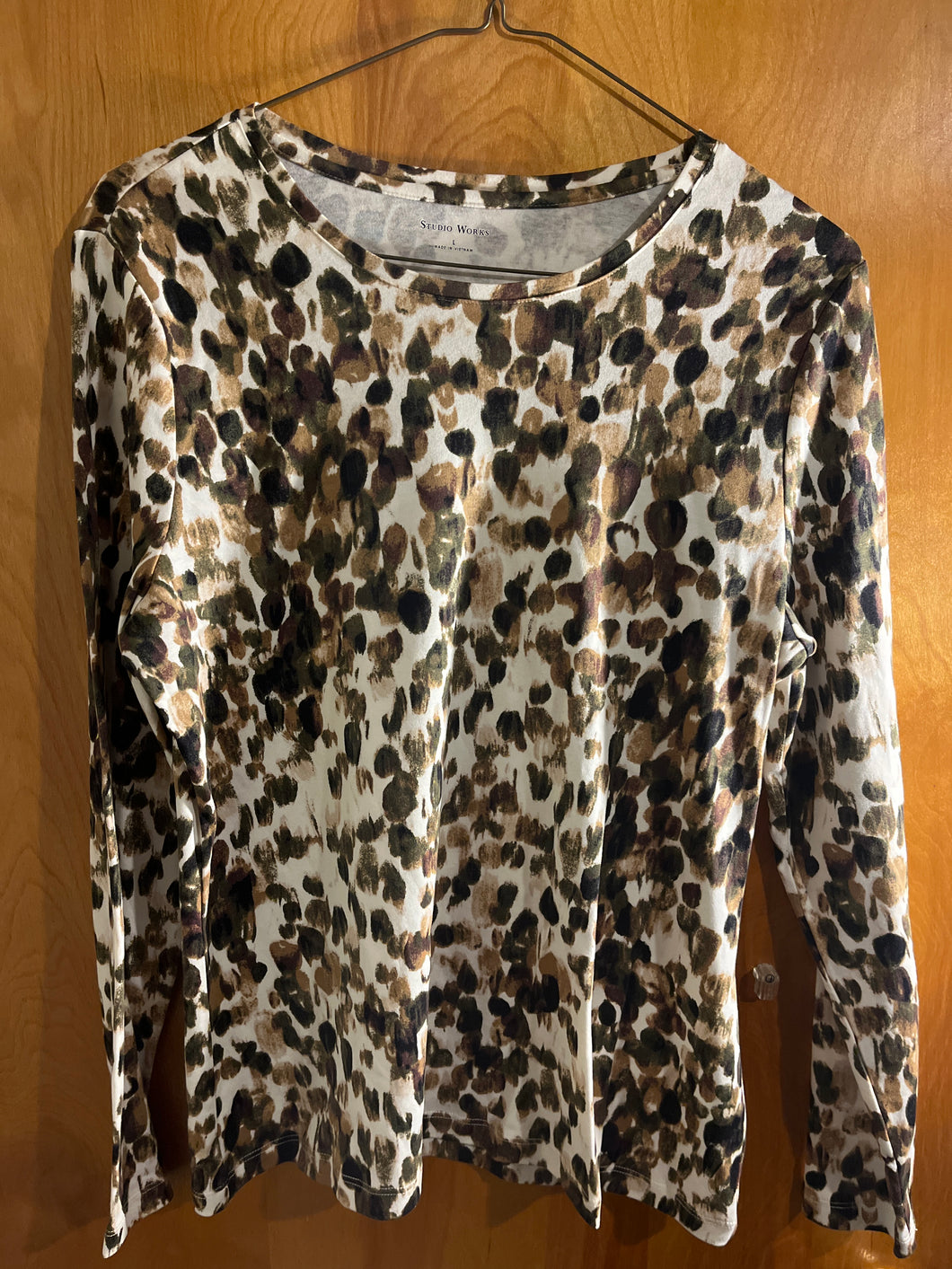 Studio works long sleeve white w brown green - size Women L (12)