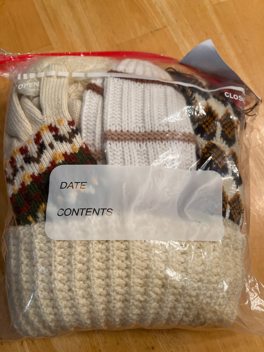 Cream Hat, Brown Scarf 3pk Gloves Sz small-med