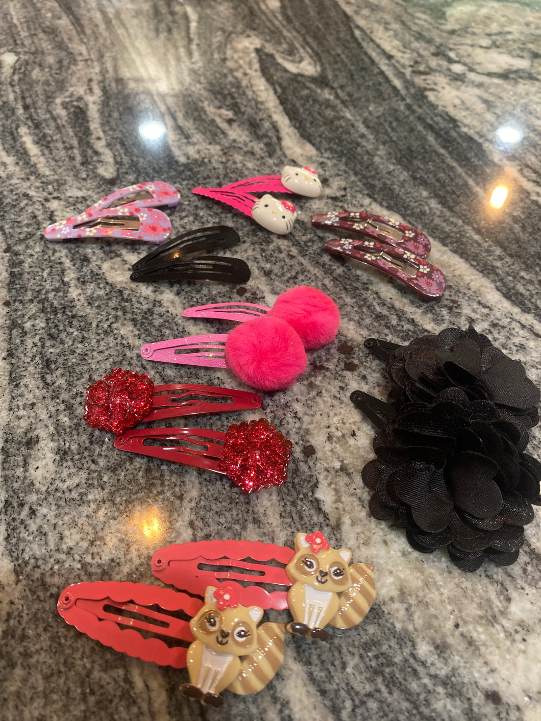 Lot of hair clips Girls
