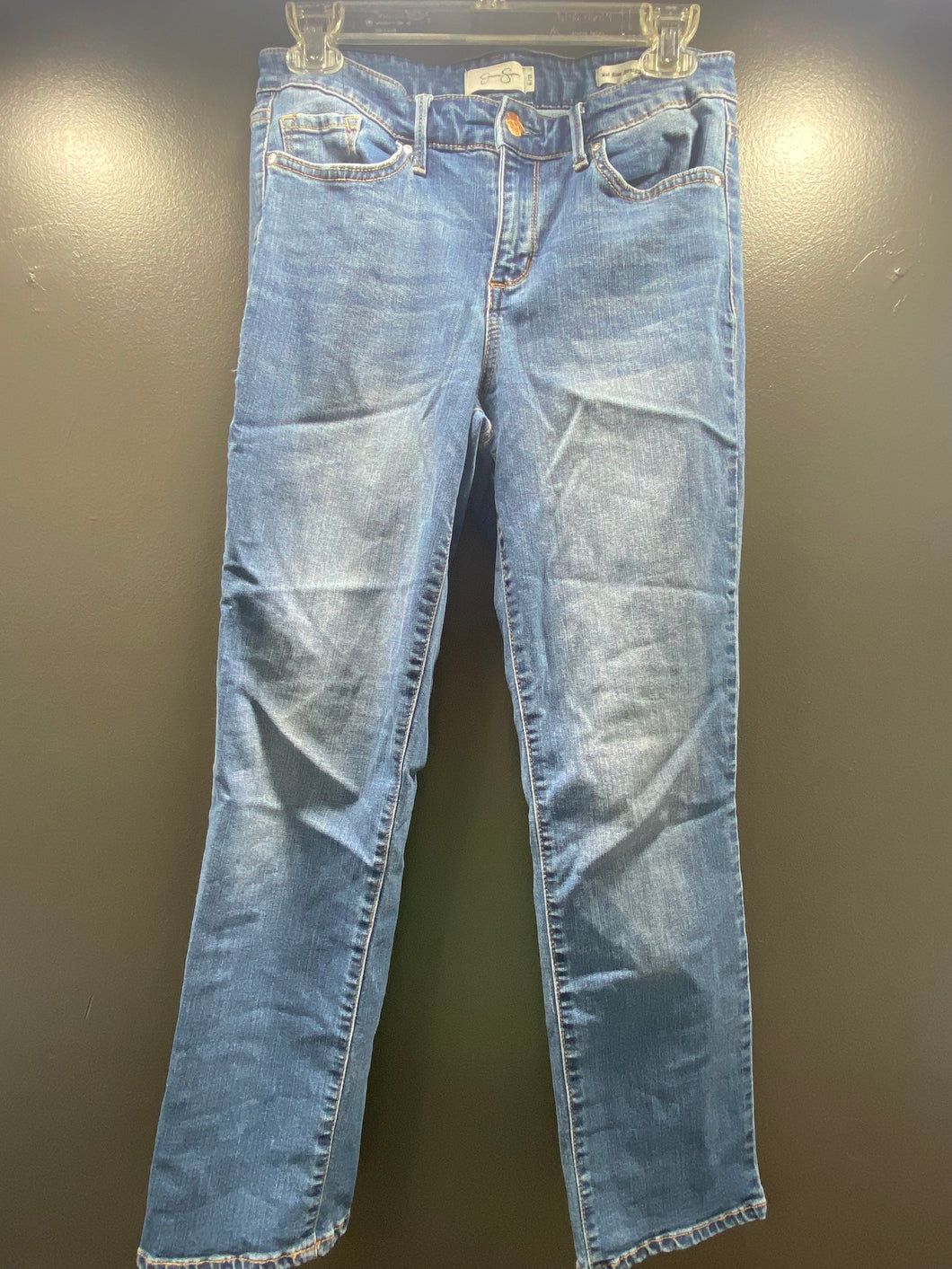 Jessica Simpson Jeans Size 6 Cropped Style - size Women S (4-6)