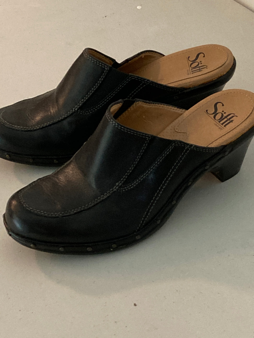 SOFI blk leather upper slide on shoe NEW - size Shoes-Womens 6