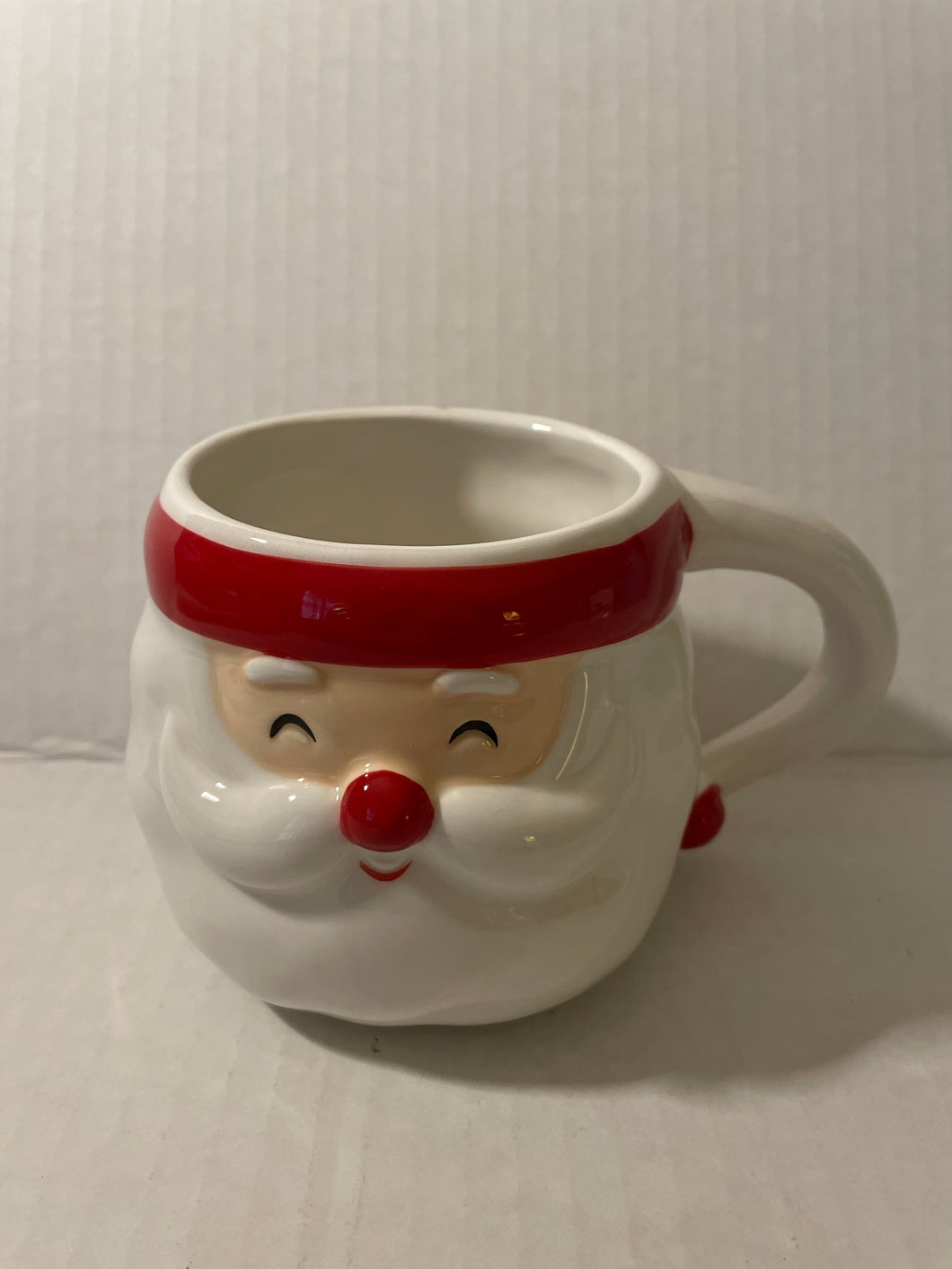 Santa Holiday Mug Buffet Table / Decor ?