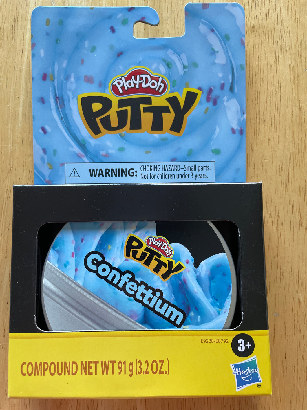 NEW PLAY DOH PUTTY CONFETTIUM