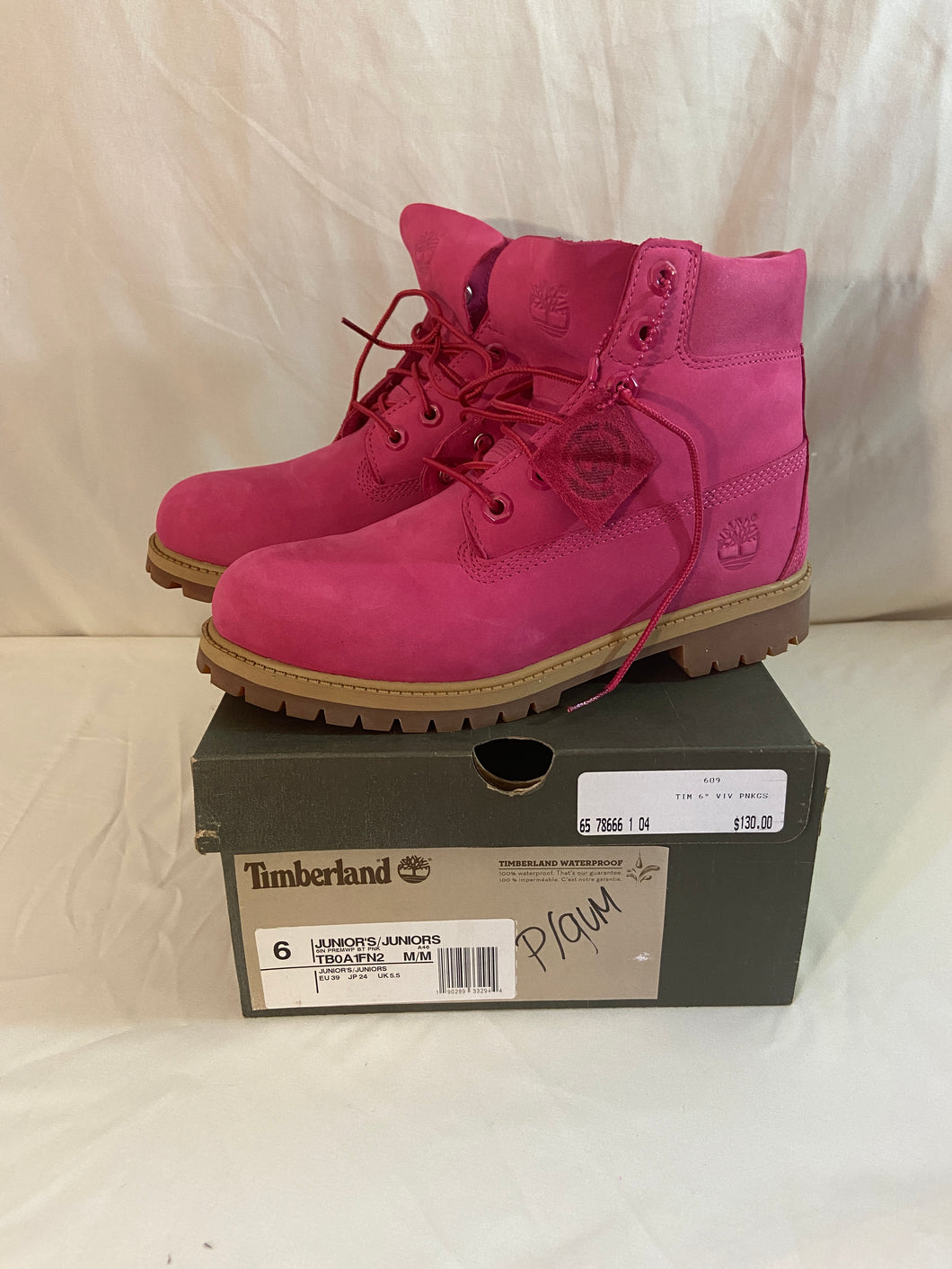 Pink Timberland boots NIB size 6 juniors - size shoes-teen 6