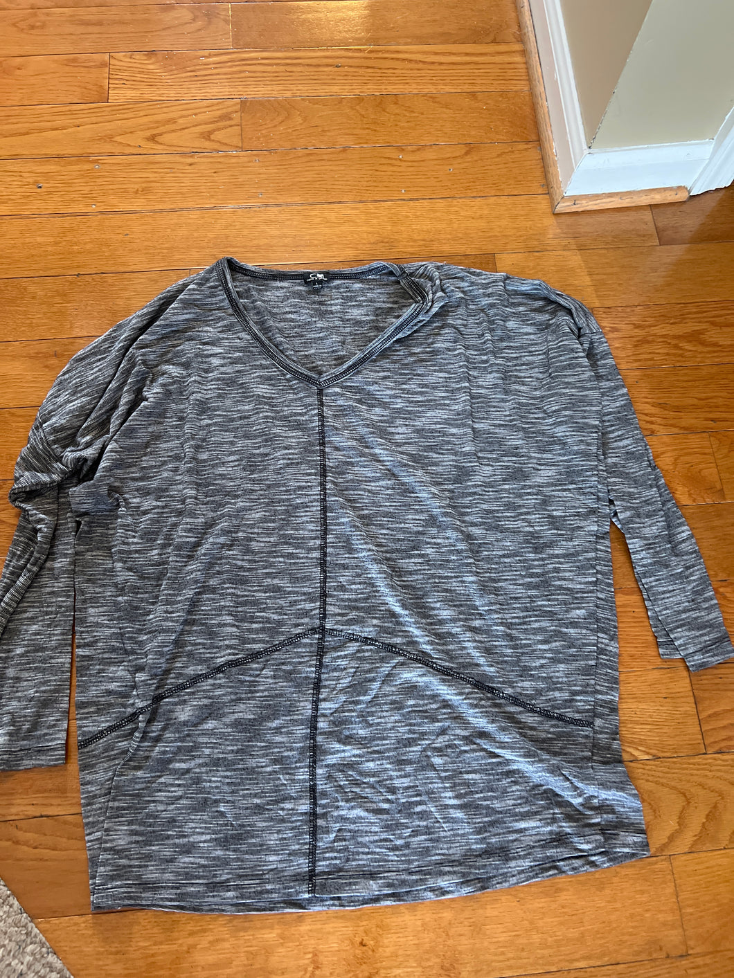 GRACED & GAUGE LONG SLV SHIRT/BLACK/WHITE - size Women L (12)