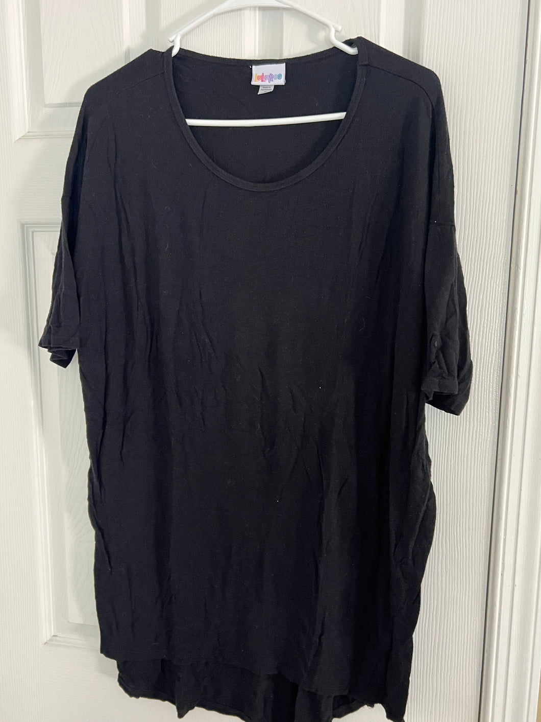 LuLaRoe SHIRT BLACK - size Women L (12)