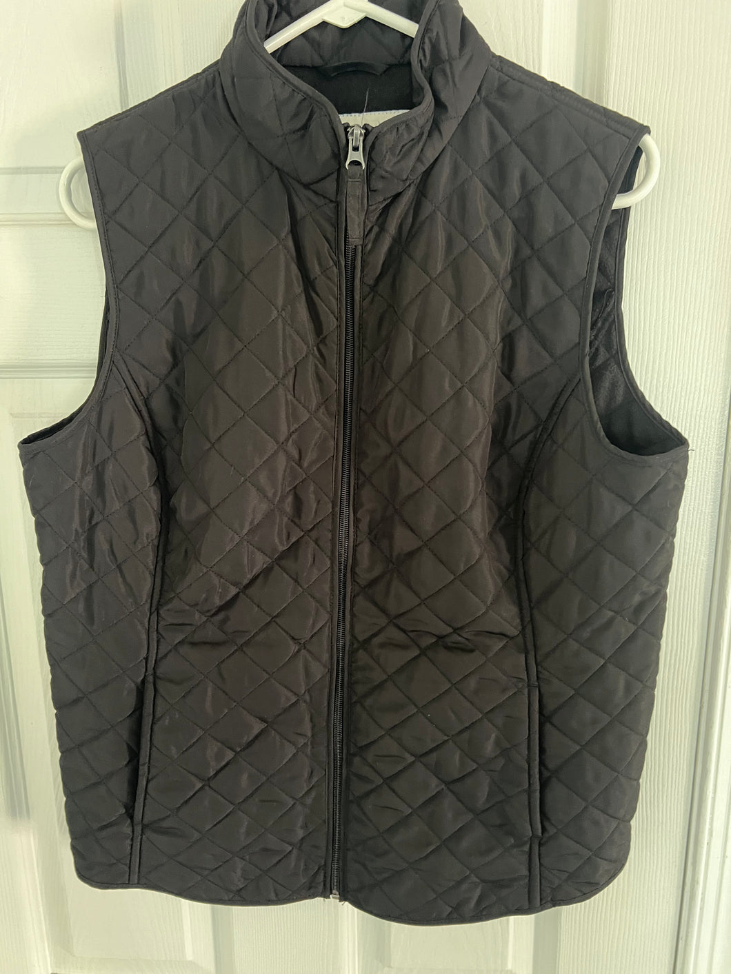 VAN HEUSEN VEST BLACK - size Women L (12)