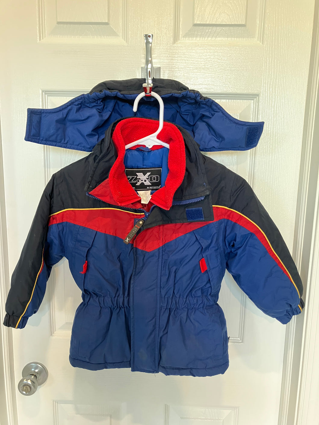 Below Zero Rothschild Detachable hood - size 4T/4