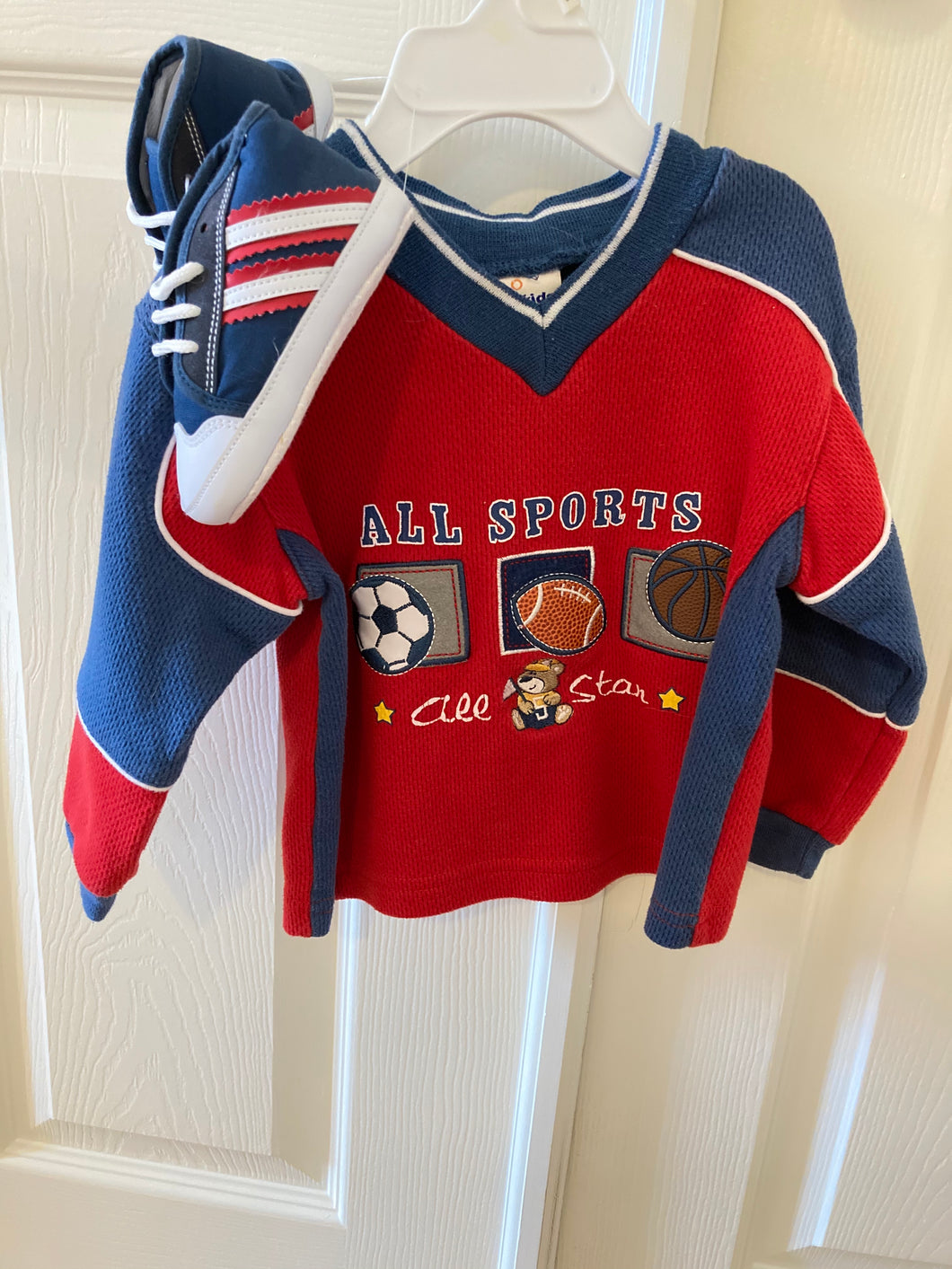 B.T. Kids Sweatshirt with sneakers - size 18 Months