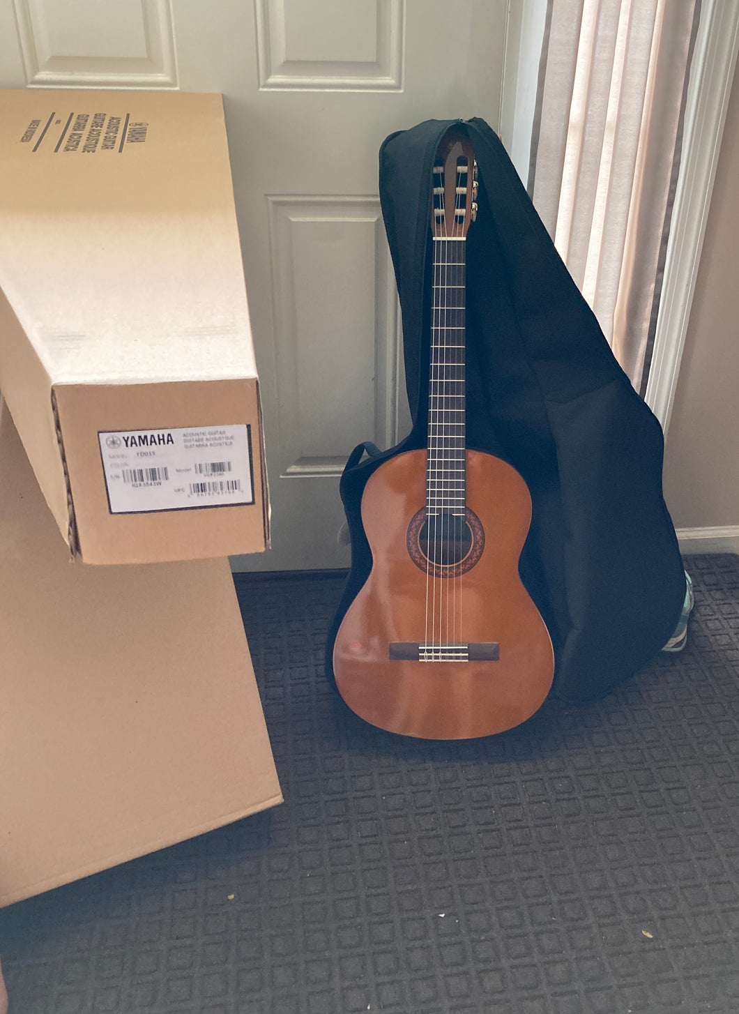 NEW Yamaha C40 acoustic Guitar