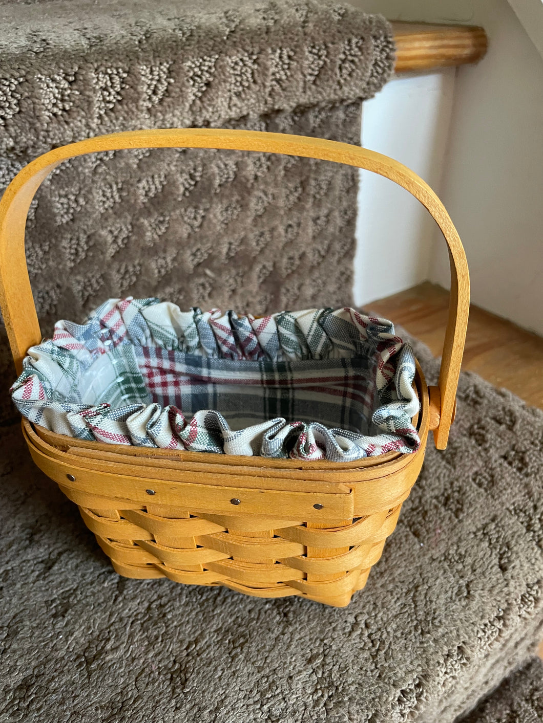 Longaberger sm Basket w/ handle