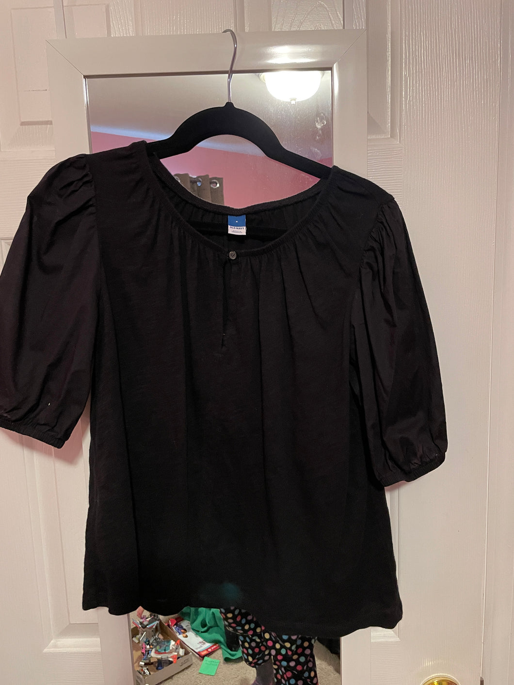 Old Navy black Puffer sleeve sh sleeve - size Women S (4-6)