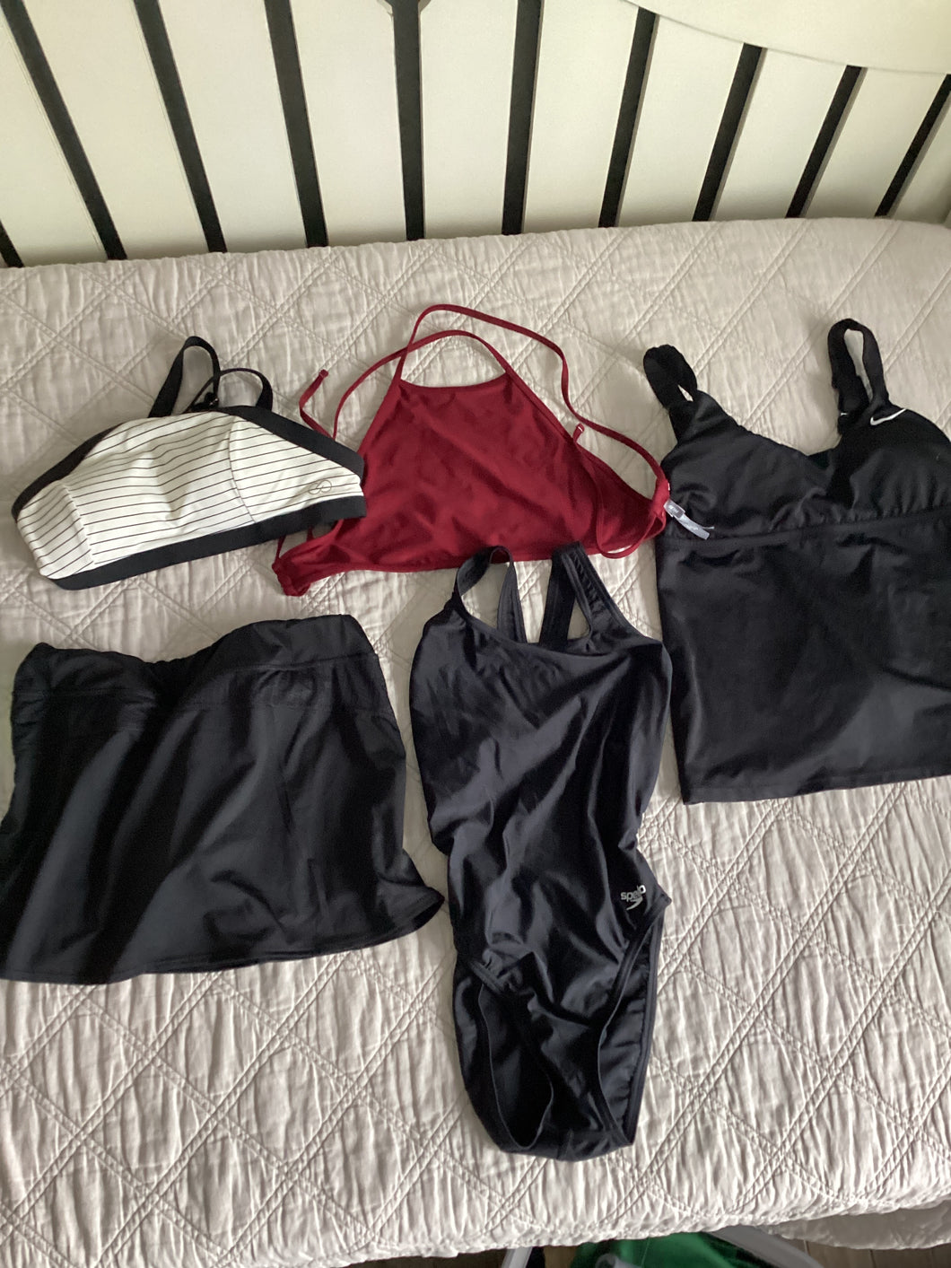 Swim allotment 3 tops 1 swimskirt - size Women S (4-6)