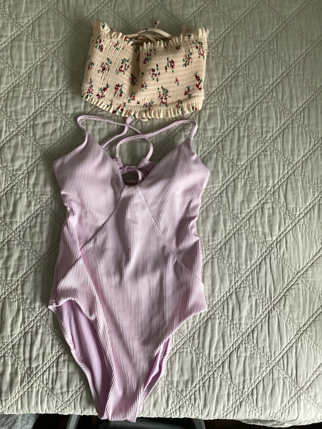 Xhilaration 2 Floral top - size Women M (8-10)