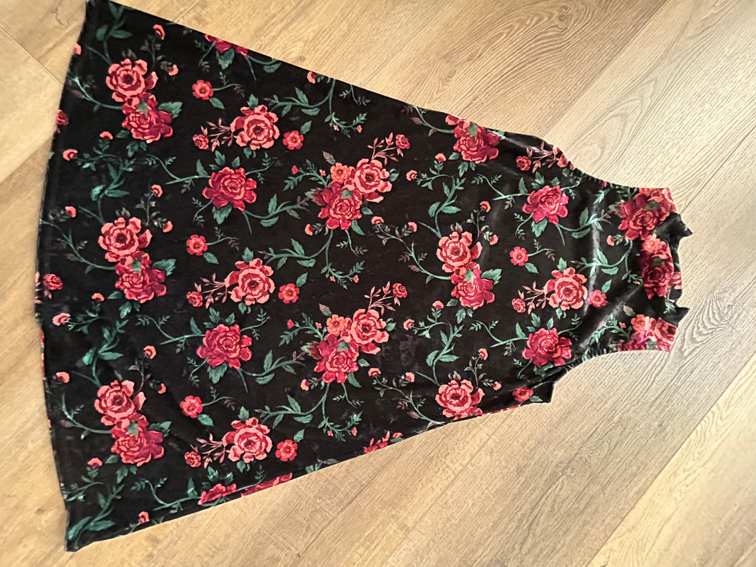 Velour dress black High neck flowered desig - size Junior Girls S (3-5)