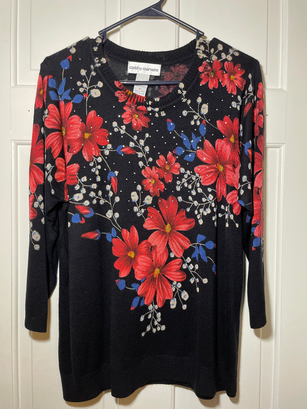 Cathy Daniels Sweater Black / Red Floral - size Women XL (14)