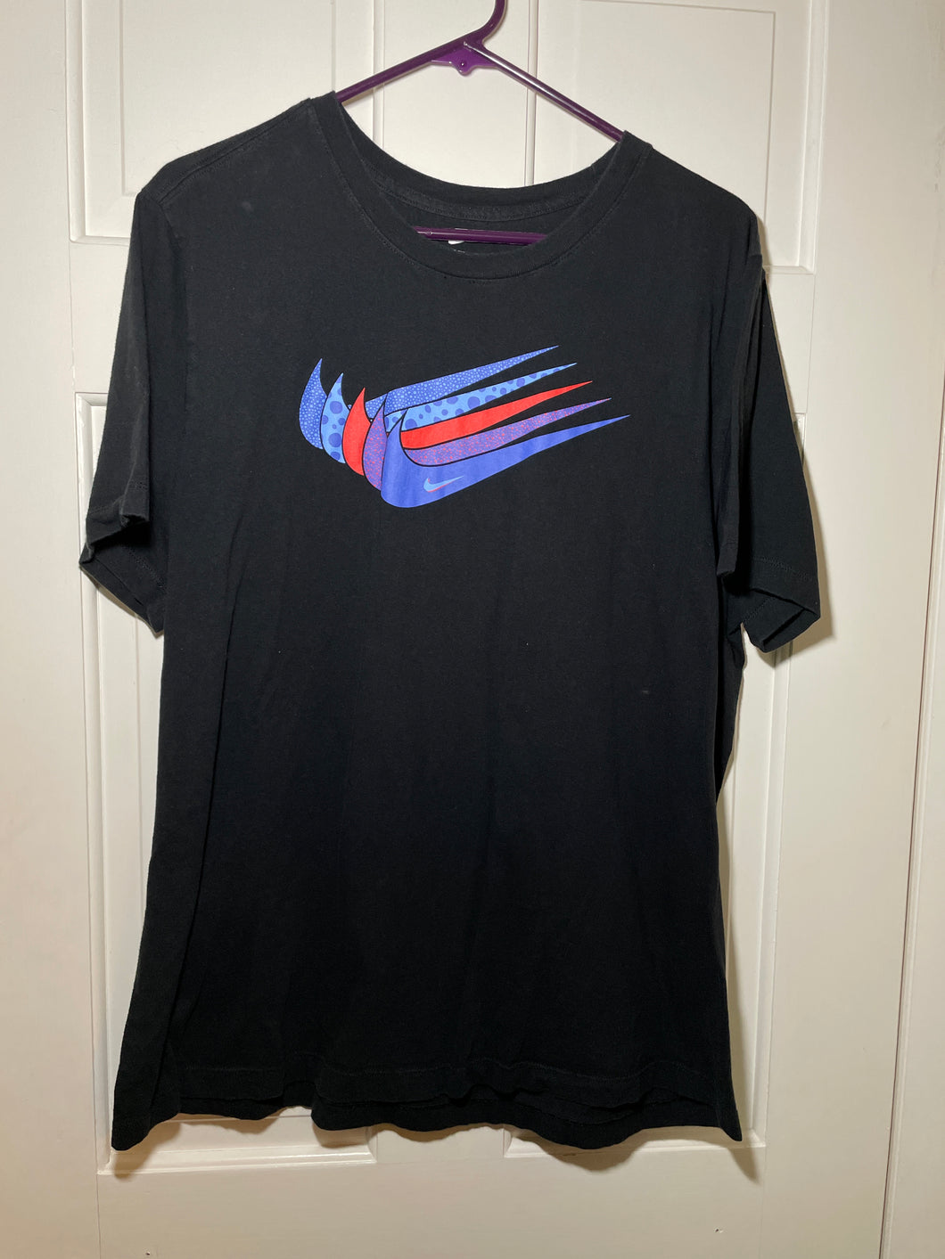 NIKE Swoosh Black Shortsleeve Shirt - size Mens XL