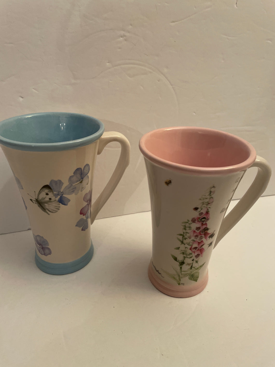 2 Marjolein Bastin Mugs Blue Floral /Pink Floral