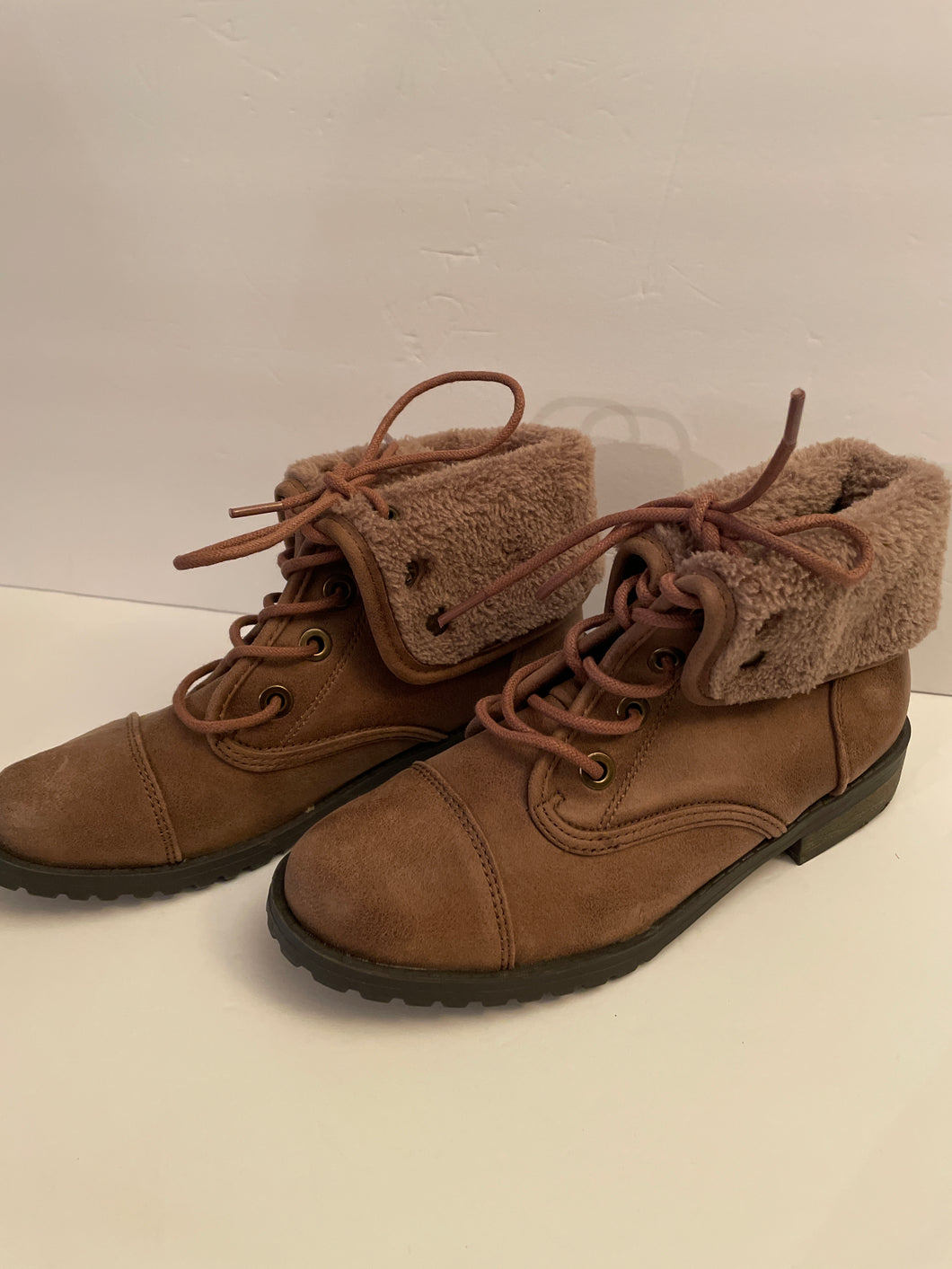 Self Esteem Boots Brown / Fur Lining - size Shoes-Womens 7