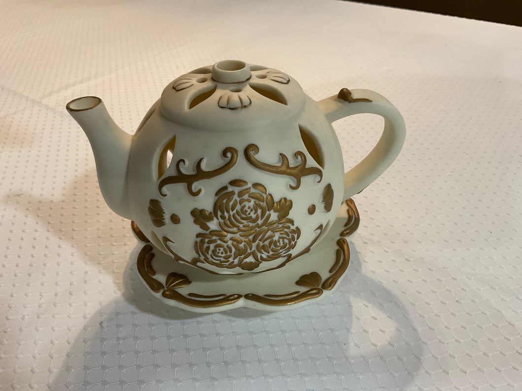 Tea pot candle holder cream & gold roses