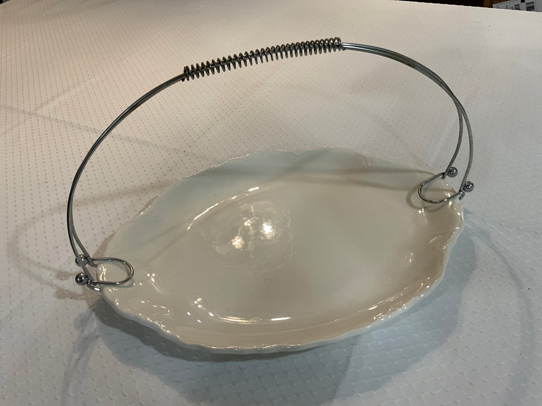 Oval serving platter w/ handle 12x9