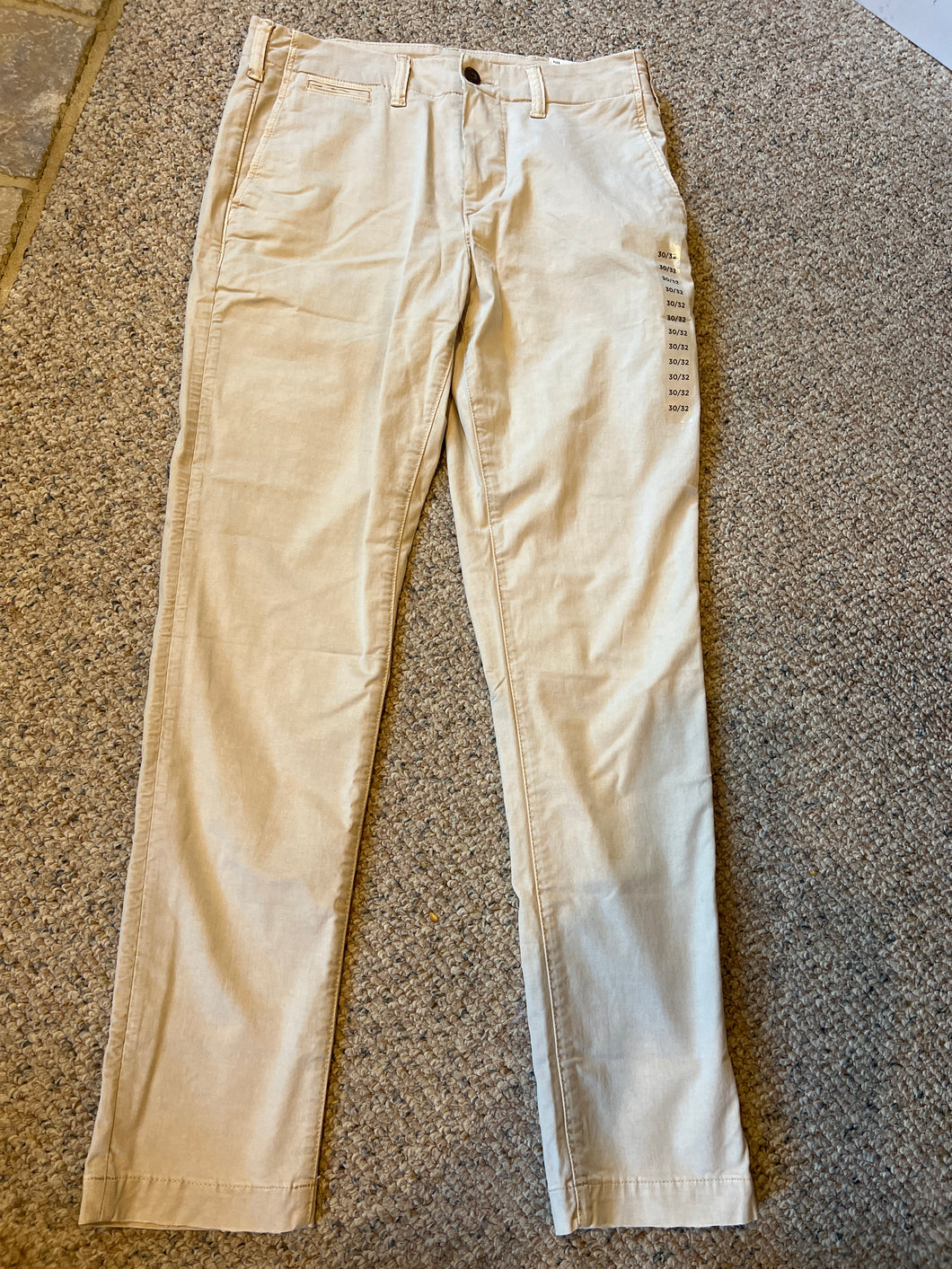 NEW-AMERICAN EAGLE LIVEDIN KHAKIS-SLIM-TAN - size pants 28-30