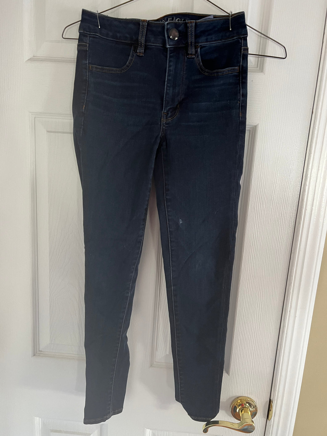 AMERICNA EAGLE JEANS SZ 2 DARK DENIM - size Junior Girls S (3-5)