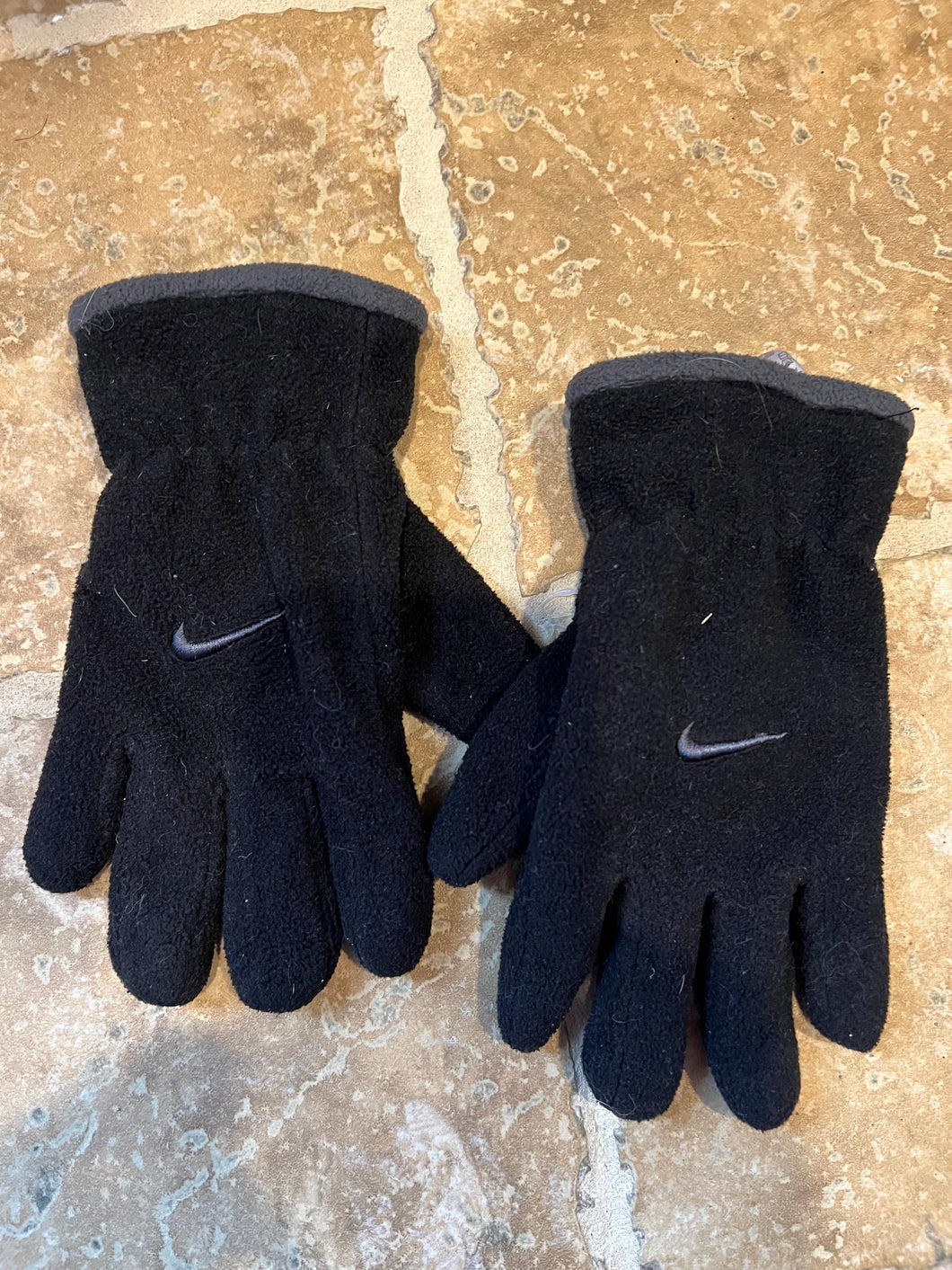 NIKE FLEECE GLOVES KIDS SIZE 8