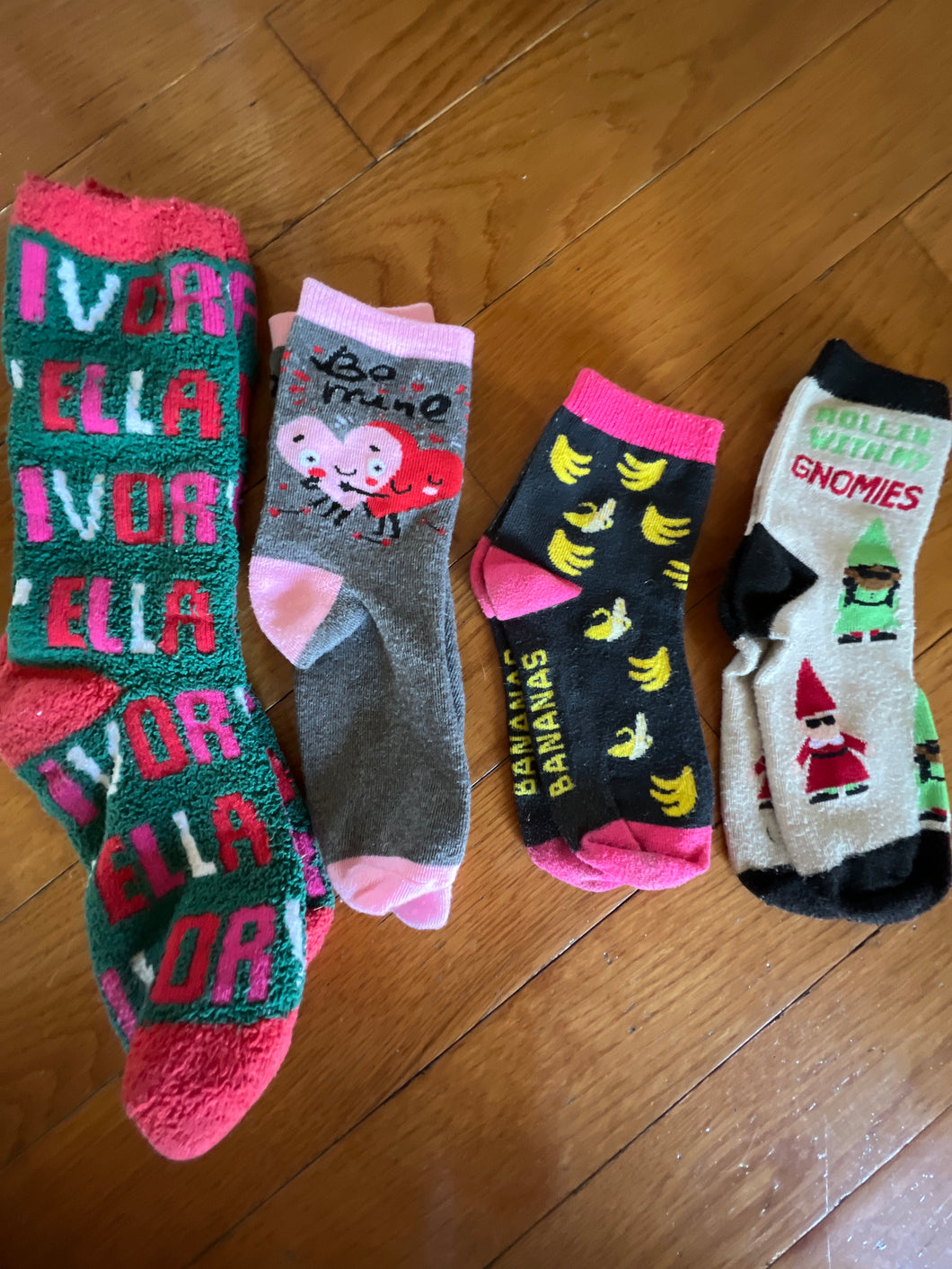 Socks - lot of 4 Valentines/gnomes