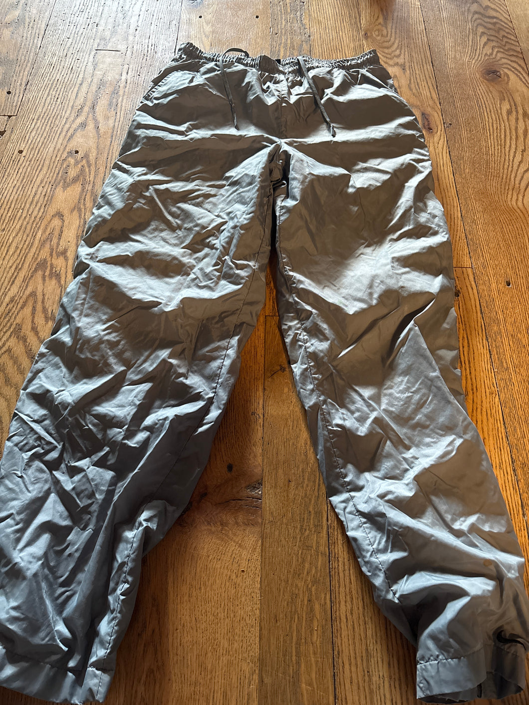 Nike Gray Windbreaker Pants Lined - size Mens S