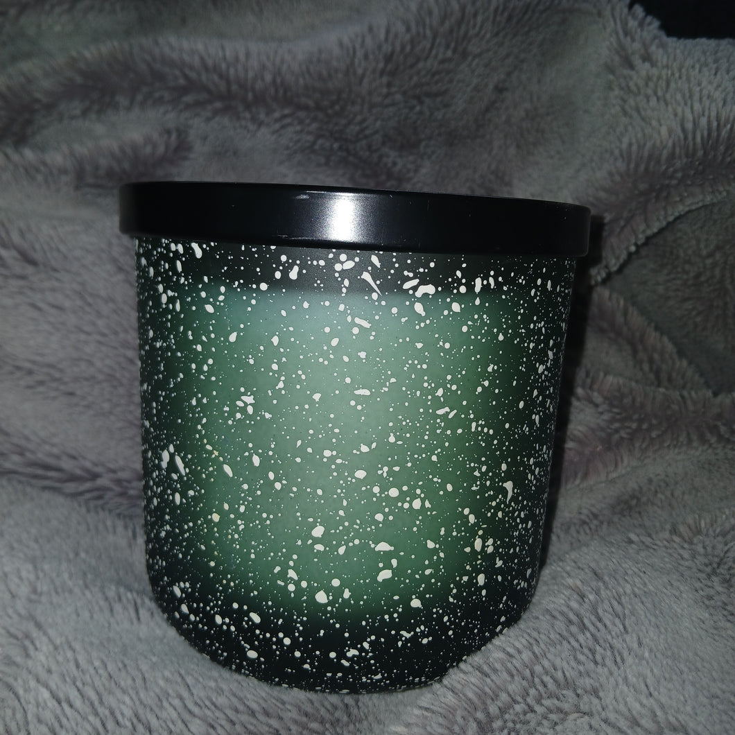 NEW 12 OZ SUGAR PINE CANDLE