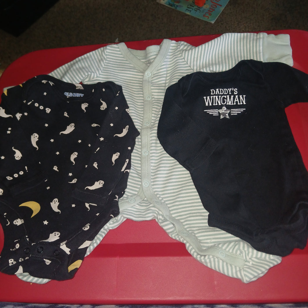 2 ONESIES & SLEEPER SIZES 0-3, 3 MONTHS & - size 0-3 Months