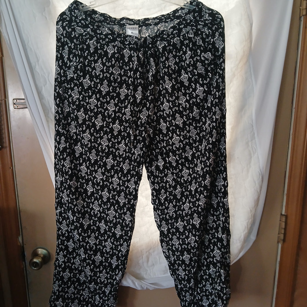 BLACK & WHITE PANTS LIGHTWEIGHT - size Women XL (14)