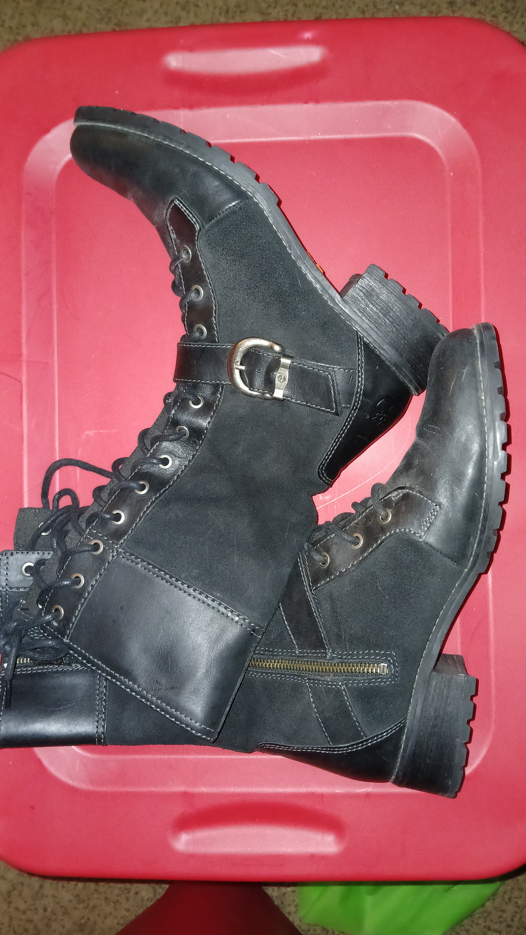 TIMBERLAND SUEDE BOOTS - size Shoes-Women 11