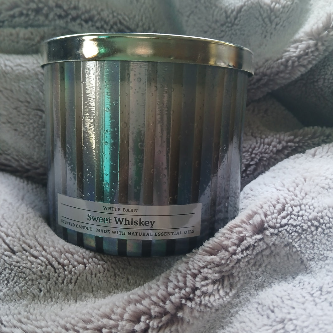 NEW WHITE BARN 14.5 OZ SWEET WHISKEY CANDLE