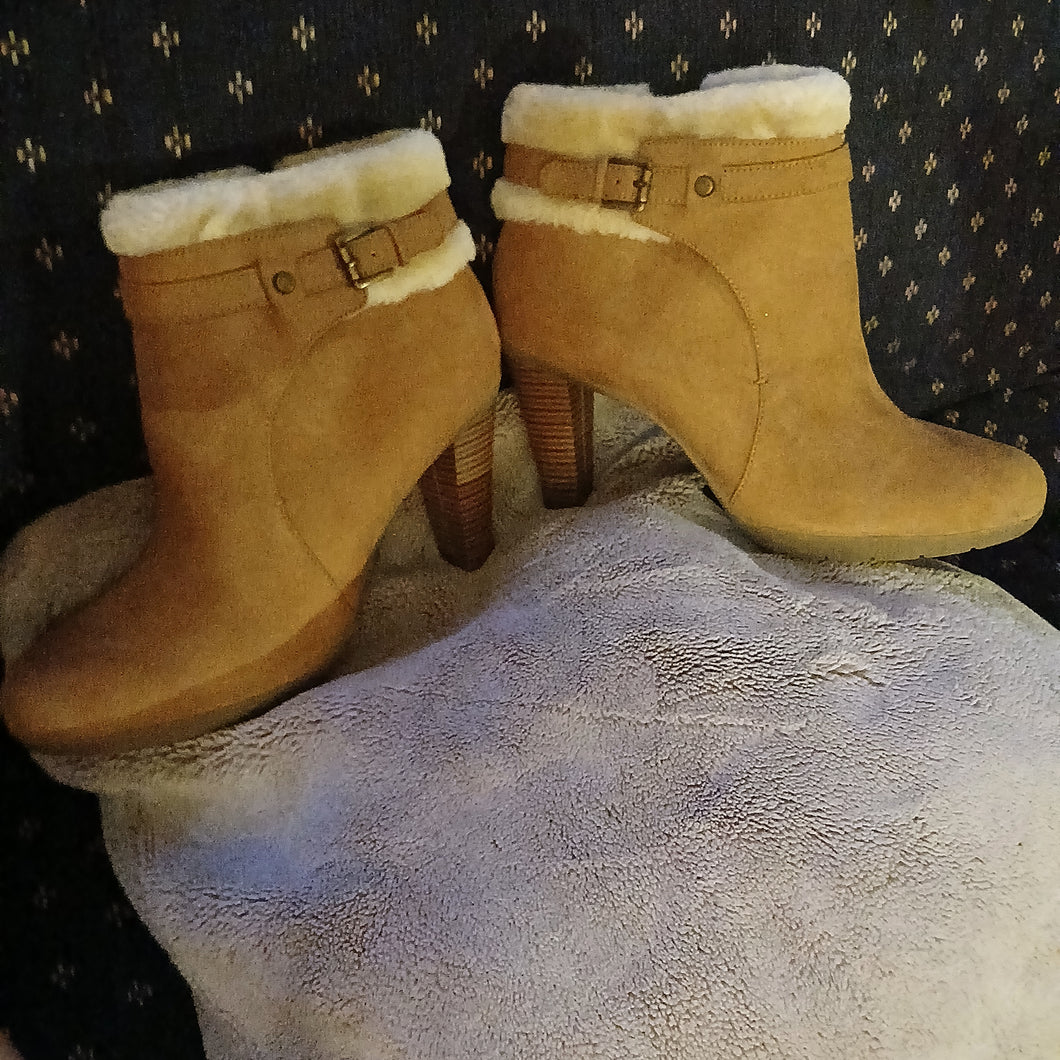 NEW LIZ CLAIBORNE BOOTIES - size Shoes-Women 10