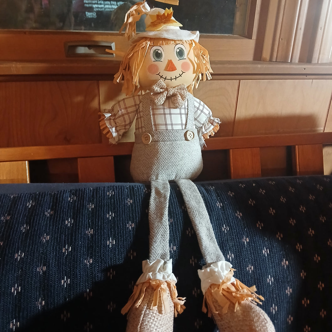 SITTING CLOTH SCARECROW