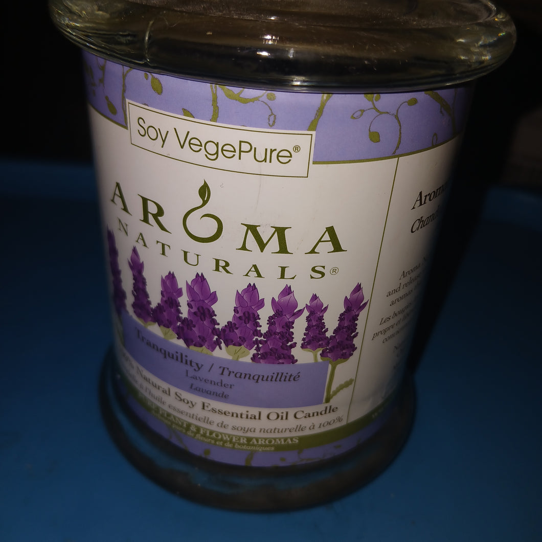 NEW AROMA NATURALS LAVENDER CANDLE
