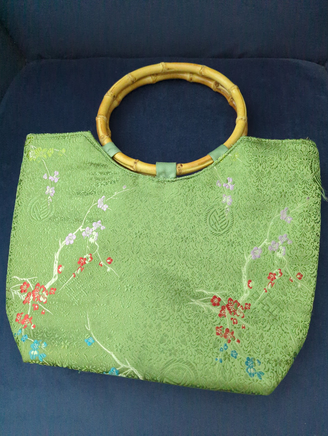 Green flower silk purse Bamboo handles