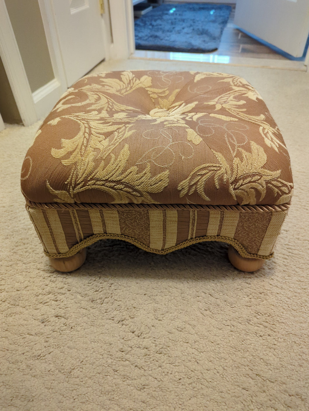 Square foot stool Gold fabric