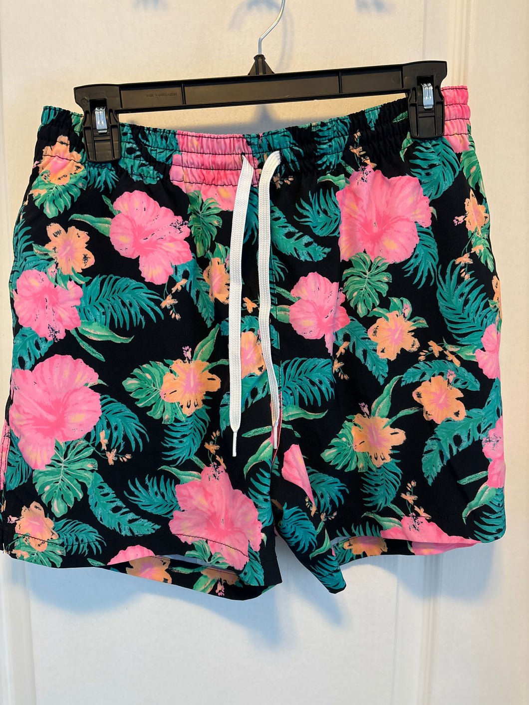 Chubbies Black floral - size Mens M