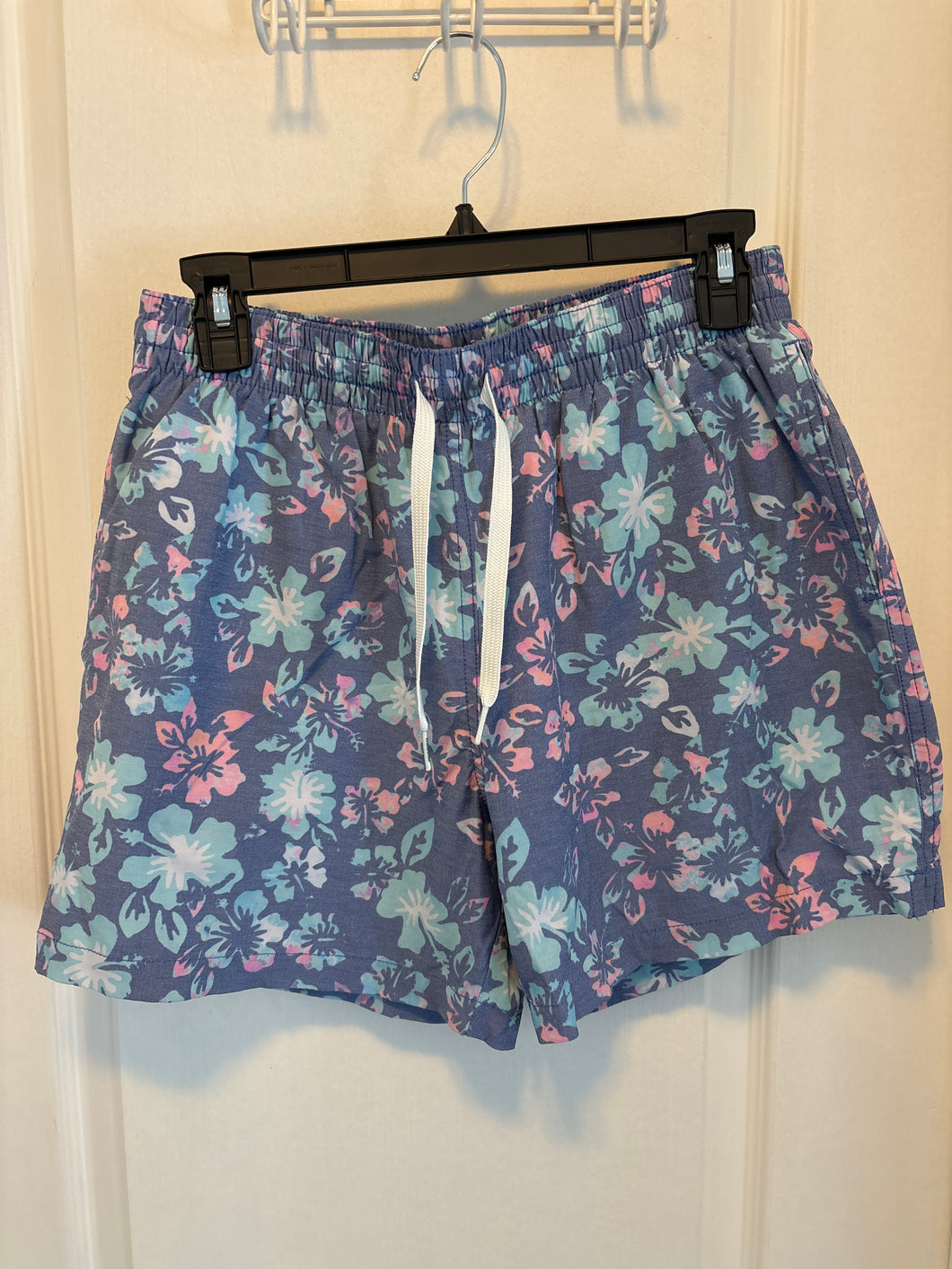 Chubbies Blue floral - size Mens M